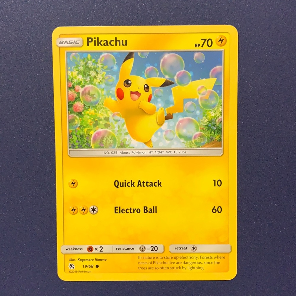 Pikachu Pokémon card 19/68